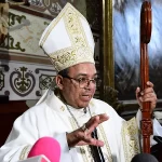 El obispo Juan Espinoza hace un llamado a orar para que se elija al mejor papa