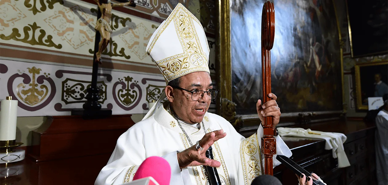 El obispo Juan Espinoza hace un llamado a orar para que se elija al mejor papa
