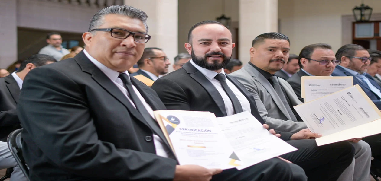 Reciben su contancia los nuevos facilitadores de justicia civica