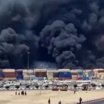 "Vista del puerto de Shahid Rajai en Bandar Abás, Irán, tras la explosión que causó al menos 14 muertos y más de 700 heridos."