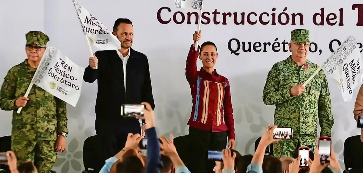 Autoridades dan inicio a la construcción del Tren México-Querétaro durante un evento oficial.