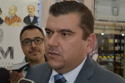 Adán Valdivia, presidente de la Comisión de Administración del Congreso del Estado