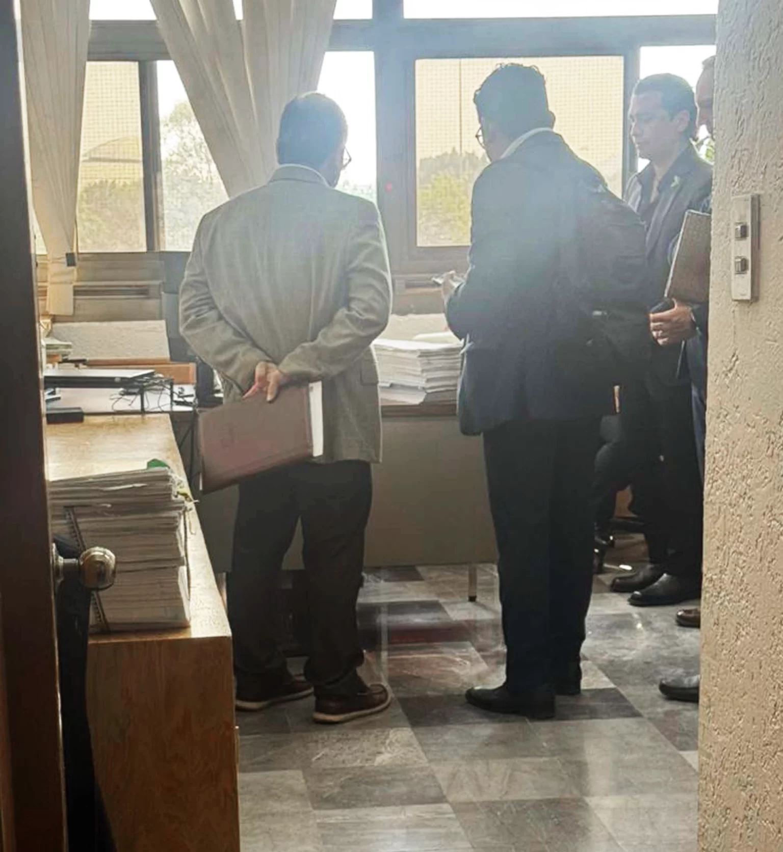 acusado de presunta falsificación de documentos.