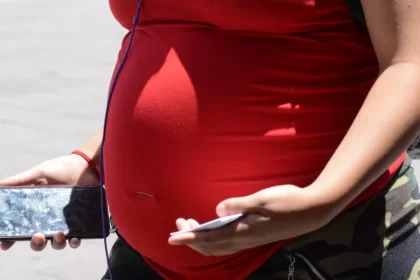 Las mujeres de la ciudad son las que más se embarazan