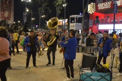 “Se debe de buscar que cada vez sea mejor no ofreciendo más lugares de descuido, de desenfreno, sino eventos culturales que creo que hay muchos y se puede aprovechar lo bueno y un llamado a las familias a que no haya excesos”