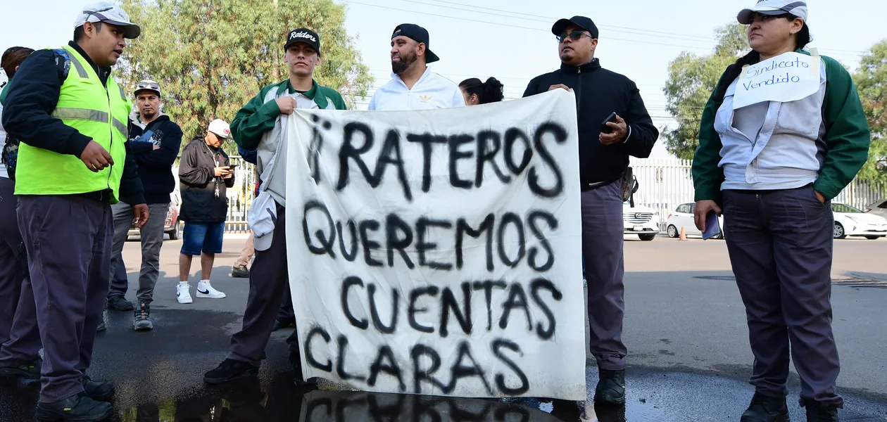 Gobierno del Estado asesora a trabajadores mediante su representante para ir a instancias legales