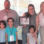 Presentan el libro Instrucciones para crear un arcoíris