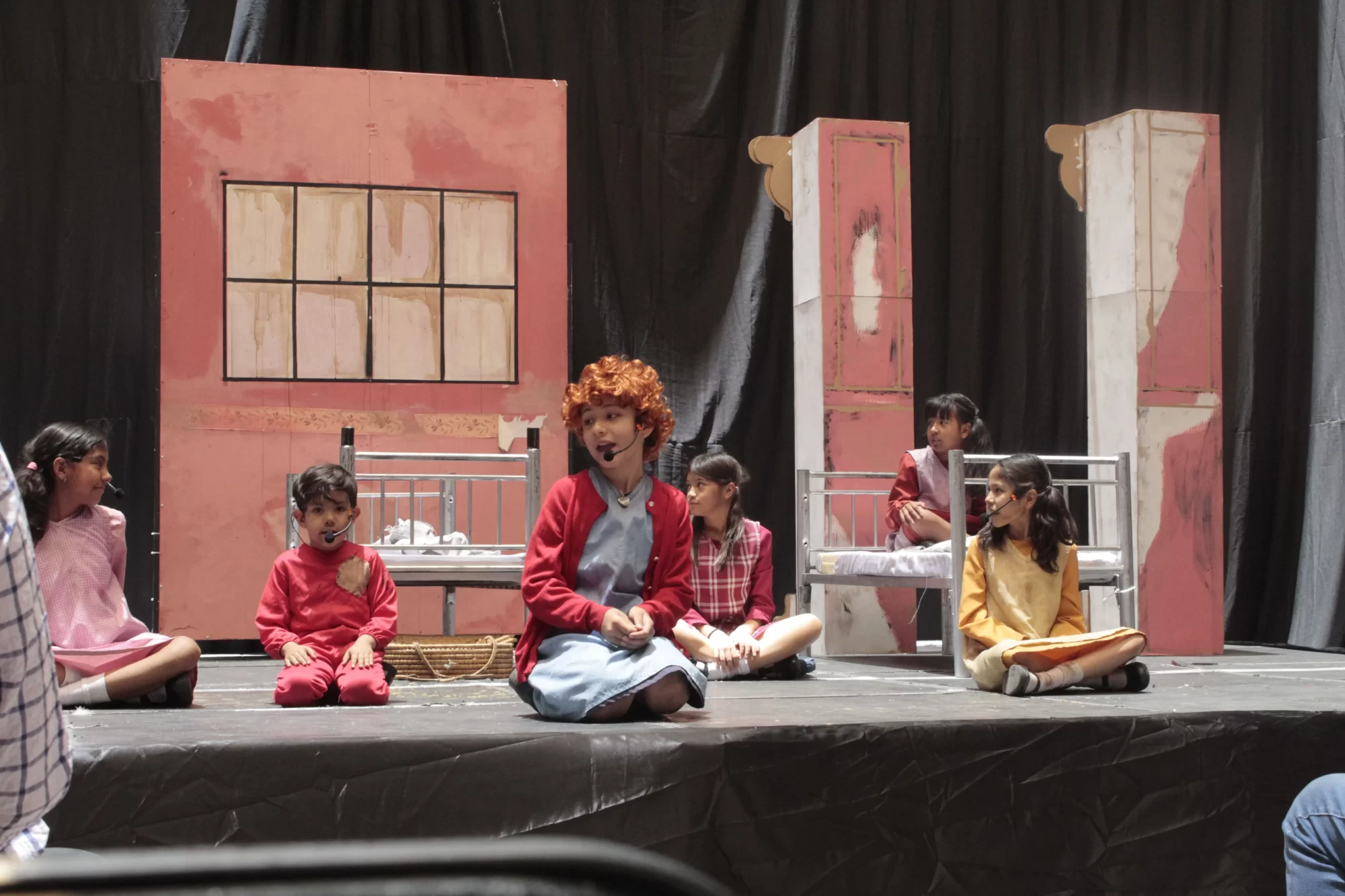 Una nueva generacion de actores musicales participaron en Annie la huerfanita