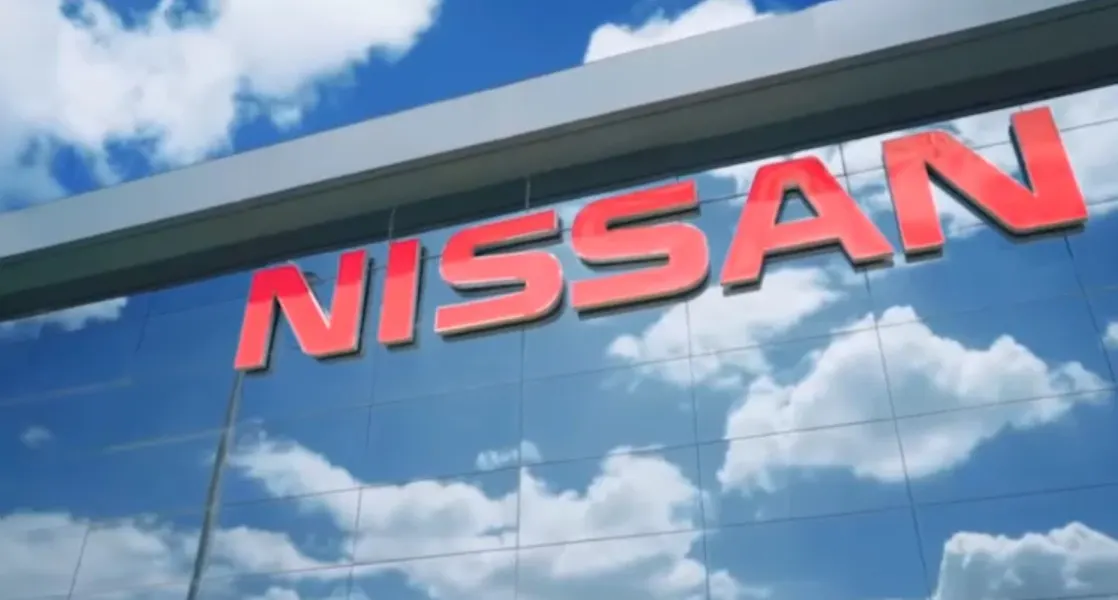 llama nissan princi COLOR. 1 3