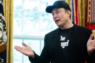 Elon Musk llama a legisladores a “matar” el proyecto fiscal de Trump. Foto: EFE