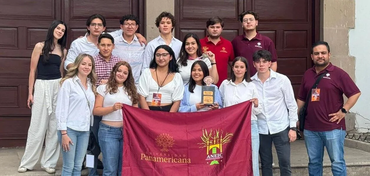 Primer sitio en la competencia académica de Transporte y Vías Terrestres y tercero en concurso de Topografía