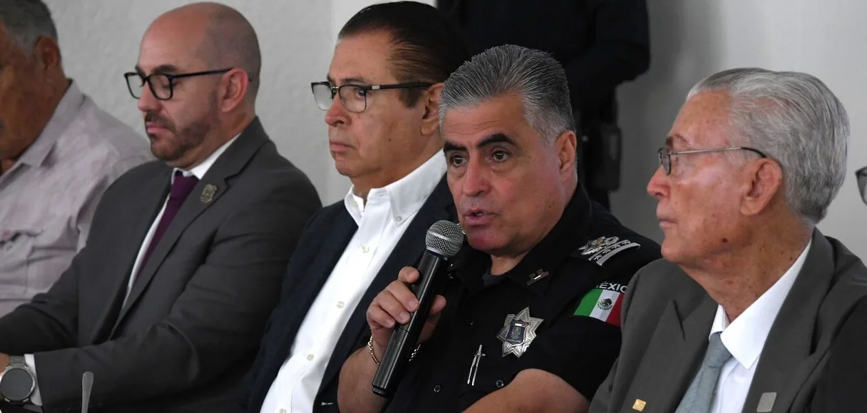 oberto Díaz Ruiz señaló la importancia de la cooperación entre el sector empresarial y las autoridades; subrayó que es fundamental garantizar un entorno de seguridad para el desarrollo económico y la estabilidad del Estado.