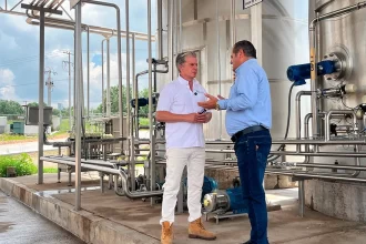 El Gigante del Campo y José Luis Morales visitó la planta de AliLeche, para documentar el desarrollo en la producción hidrocálida, el precio justo y la leche del día.
