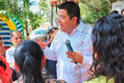 El alcalde de Jesús María, César Medina, arrancó las obras de rehabilitación de pavimento en la calle Justo Sierra