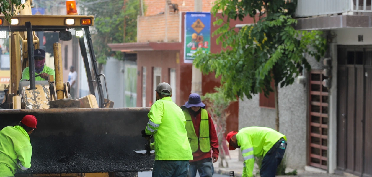 INICIA MUNICIPIO TRABAJOS DE PAVIMENTACION EN LA COLONIA ESPANA 5 1 1
