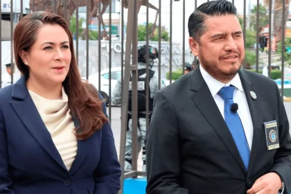 La gobernadora Tere Jiménez y Manuel Alonso García, titular de la Fiscalía General Estatal.