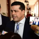 Leo Montañez encabezó un recorrido de supervisión por las zonas afectadas, principalmente por árboles caídos en colonia Altavista y en avenida Independencia, a la altura de la calle Alfredo Lewis.