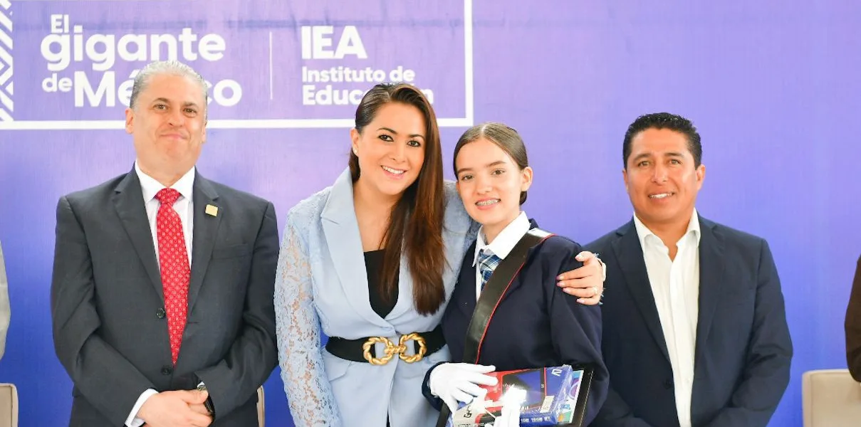 Destacó algunas de las acciones que se han hecho en el Estado para fortalecer la infraestructura médica, como la rehabilitación de Centros de Salud, la generación de ocho Clínicas del Seguro Popular Aguascalientes; el equipamiento del Centenario Hospital Miguel Hidalgo; la creación del Instituto de Atención Integral de Enfermedades Renales del Estado, entre otras.