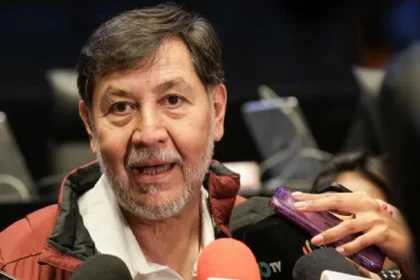 Fernández Noroña afirmó que es un error exigir a los diputados y senadores llevar una vida austera únicamente por pertenecer a un movimiento político.