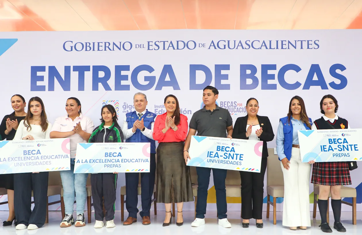 TERE JIMENEZ INICIA ENTREGA DE BECAS EN TODO EL ESTADO 6