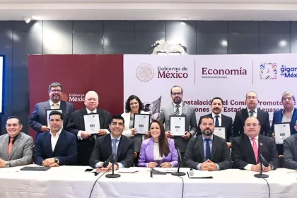 “Reconoce Gobierno Federal el compromiso de la gobernadora Tere Jiménez con el fortalecimiento de la economía local y de sus aportaciones a nivel nacional”: Carlos Candelaria, titular de titular de la Unidad de Prospectiva, Planeación y Evaluación de la Secretaría de Economía.