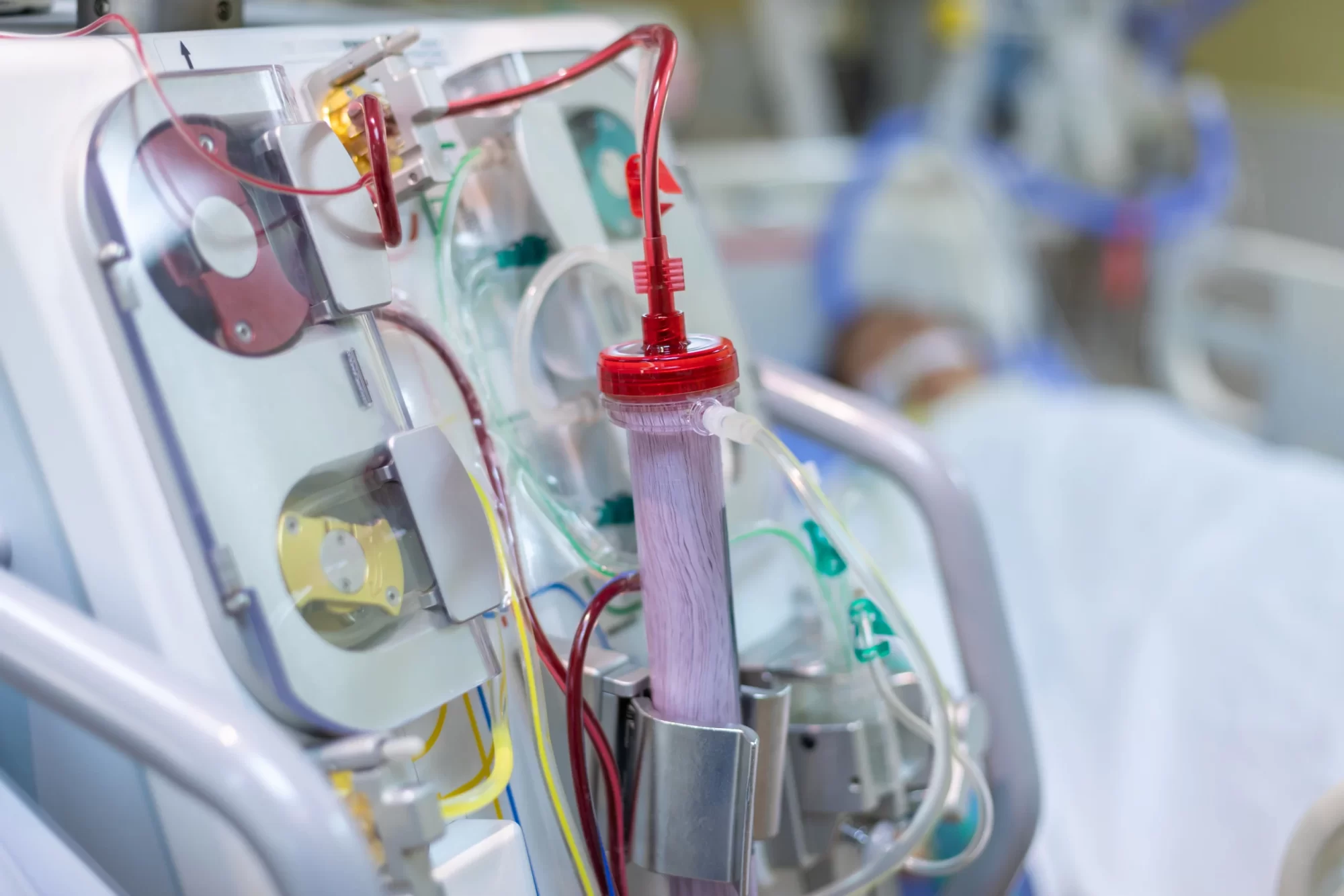 primer plano de gafas en la mesa