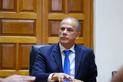 En este sentido dio a conocer que en un principio se solicitaron 500 millones de pesos y en estos momentos la negociación se encuentra cerca de la mitad, de dicha cantidad, “no podemos estar diciendo, porque ni siquiera tenemos la mitad”.