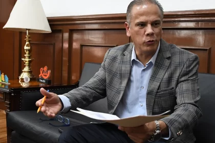 El secretario dio a conocer que actualmente el Gobierno del Estado se encuentra en negociación con dos de los tres dueños del terreno, ya que hace algunos años se acordó junto con municipio y ambientalistas que una gran parte de esa superficie sería destinada como área natural.