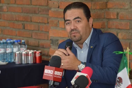 El presidente de la CMIC insistió en que los socavones o caídas de árboles son provocados por los fenómenos naturales como los fuerte vientos, “ahí no hay culpas de nadie, no podemos frenar el viento fuerte, que termina afectando drenajes, cables y vehículos”.