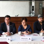 “Son burócratas, no son trabajadores de una empresa, ni empresarios”, manifestó la presidenta de la Cámara de Comercio (CANACO), Maricela Acosta Herrera.