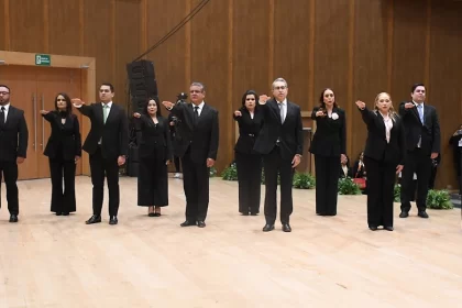 Congreso del Estado toma protesta a los 65 jueces y magistrados que conformarán el nuevo STJ en Aguascalientes. Foto Congreso