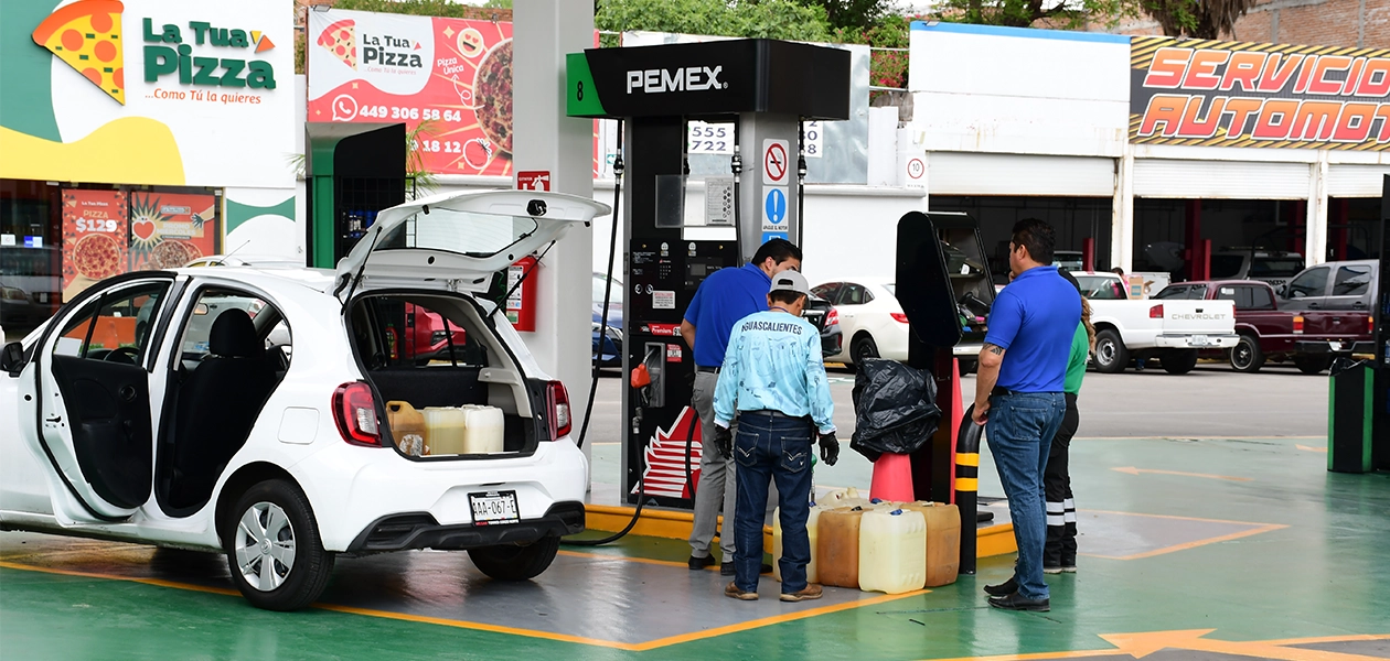 Pemex dice que hay “producto y despacho suficiente” a gasolineros