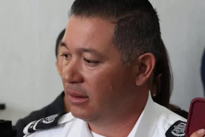 Diariamente se cuenta con cerca de 500 elementos en cada turno, distribuidos en seis delegaciones que resguardan los límites del municipio capital con entidades como Jalisco y zonas vecinas.