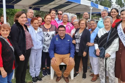 Más de 700 adultos mayores disfrutaron de una gran fiesta acuática