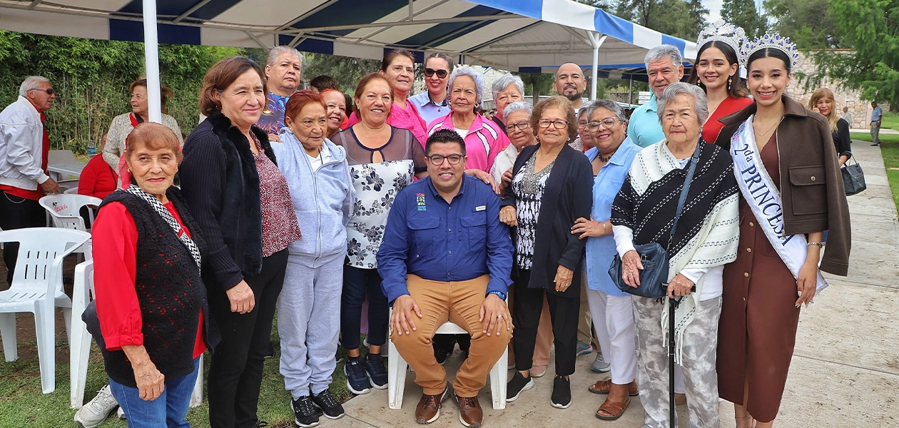Más de 700 adultos mayores disfrutaron de una gran fiesta acuática