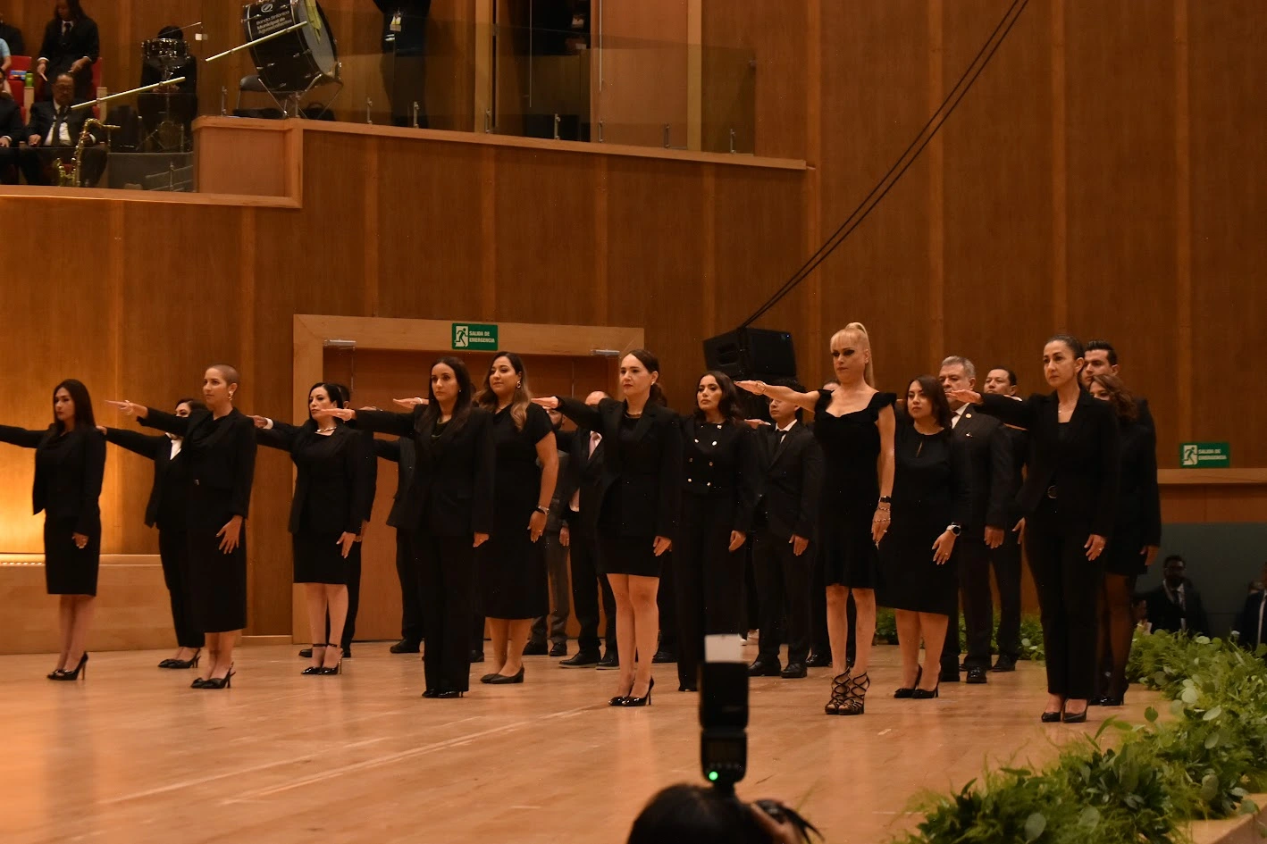 Jueces del STJ durante la protesta ante los tres poderes. Foto Congreso