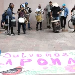 Sofía González Ponce, dirigente del grupo “Salvemos la Pona”, señaló que el objetivo de la movilización es la solicitud de transparencia en la negociación con las inmobiliarias interesadas en construir en el predio.