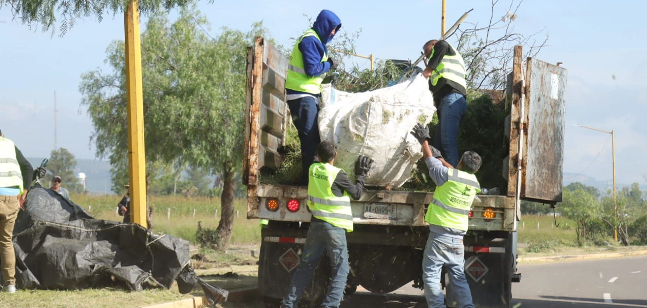 Se intervinieron más de 45 mil metros cuadrados con trabajos de limpieza, desmalezado y levantamiento de arrastres de lluvia