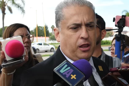 Luis Enrique Gutiérrez aseguró que incluso han estado a la baja las situaciones de vandalismo en contra de las escuelas, ya que solamente fueron dos escuelas que tuvieron dicha situación, lo que ha permito evaluar que la presencia de los vecinos vigilantes ha favorecido en gran medida para preservar y cuidar los planteles educativos.