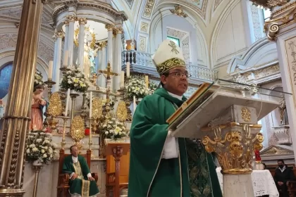 Monseñor se refirió en especial a los vicios, el dinero mal habido, entre otros