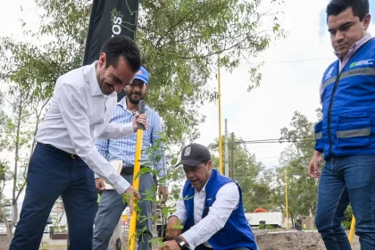 Se plantaron alrededor de 100 ejemplares de trueno, tronadora, astronómica y pirul brasileño