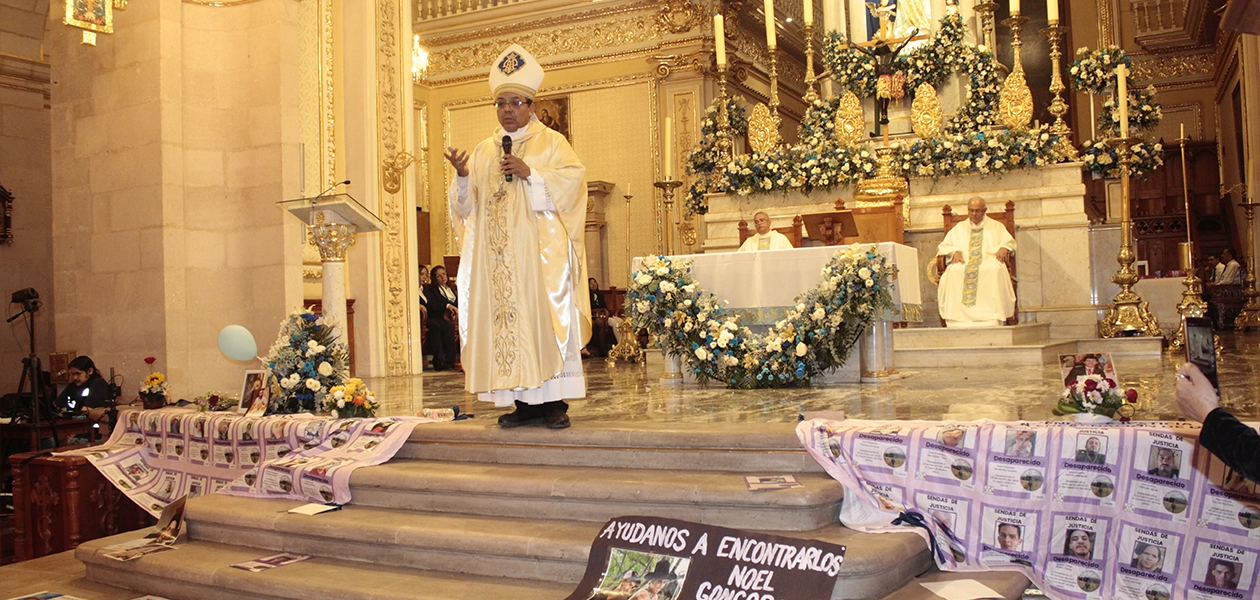 Obispo Juan Espinoza reconoció la fortaleza de las madres buscadoras.