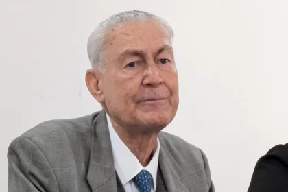 “No se deben distanciar las autoridades, no del empresariado, sino del sector productivo que son los empresarios con los trabajadores, entonces eso no se debe de descuidar en ningún momento”.