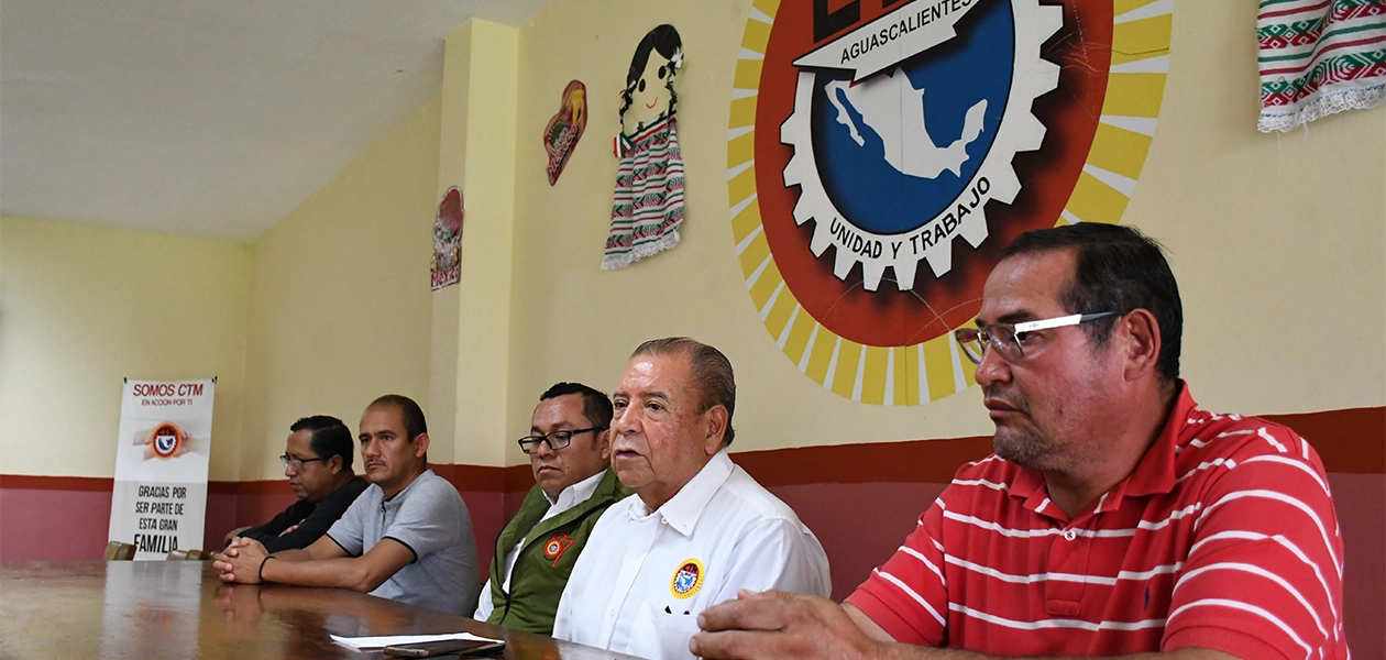 “Aquí lo estamos enrareciendo desafortunadamente, con ese tipo de situaciones que se están dando por la pelea de los contratos colectivos de trabajo”, dijo el líder ctemista.