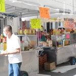 La dirigente de la CANACO dijo no tener nada en contra del ambulantaje, pero lo que se pide es que exista un orden, para que esos vendedores tengan un lugar seguro y digno, “es evidente el aumento de ambulantes que invaden las aceras y espacios en el centro”.