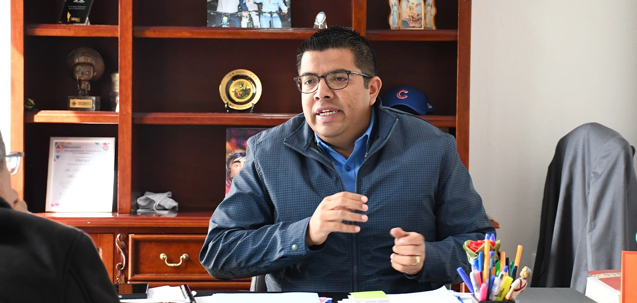 Alcalde César Medina da banderazo a los trabajos
