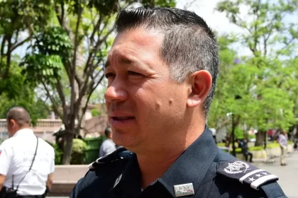 Patrullas dañadas y hasta policías han resultado lesionados