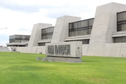 En las empresas y en el hogar son más chambeadoras: INEGI