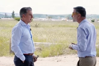José Luis Morales y Alfonso Dávalos, durante la supervisión de obra de Zitara. Foto JLMNoticia