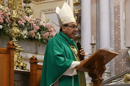 Desde ahí lamentó que hoy no haya nada gratuito y todo se cobre, y nada se dé sin esperar nada a cambio.